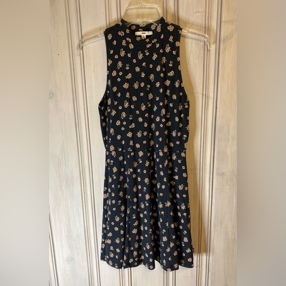 Van’s XS skater dress. Navy blue w/flower pattern. Worn only once - Picture 1 of 5